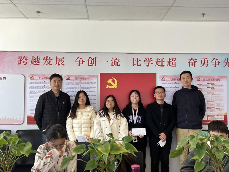 2022������o��